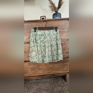 New with tags! Never worn. Lulu's floral Mini Skirt sz M